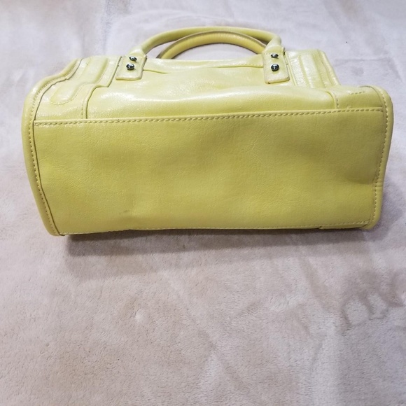 Bcbg bcbgeneration yellow handbag purse - Picture 3 of 8